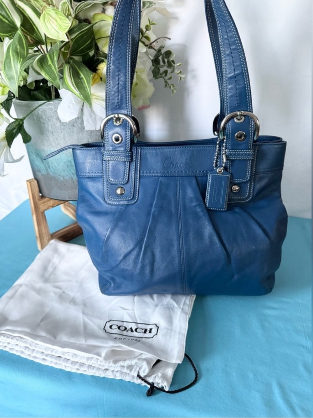 Coach SoHo Royal Blue Leather Zip Shoulder Bag  EUC